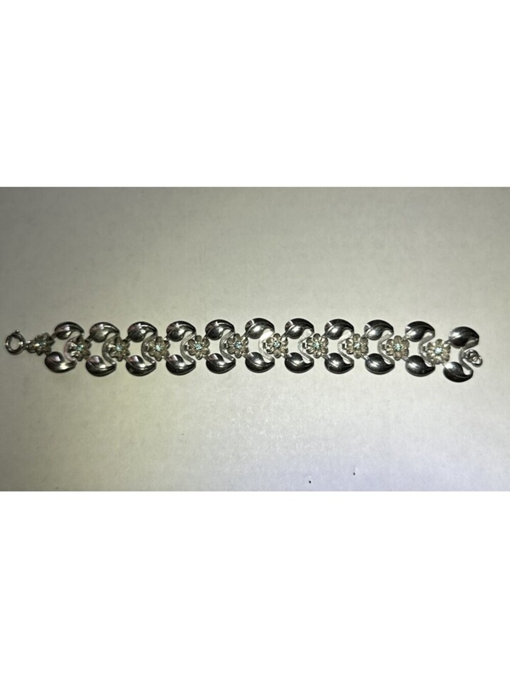 Vintage Silvertone Floral +leaves Bracelet Blue Gem As Flower Centers 7.5”